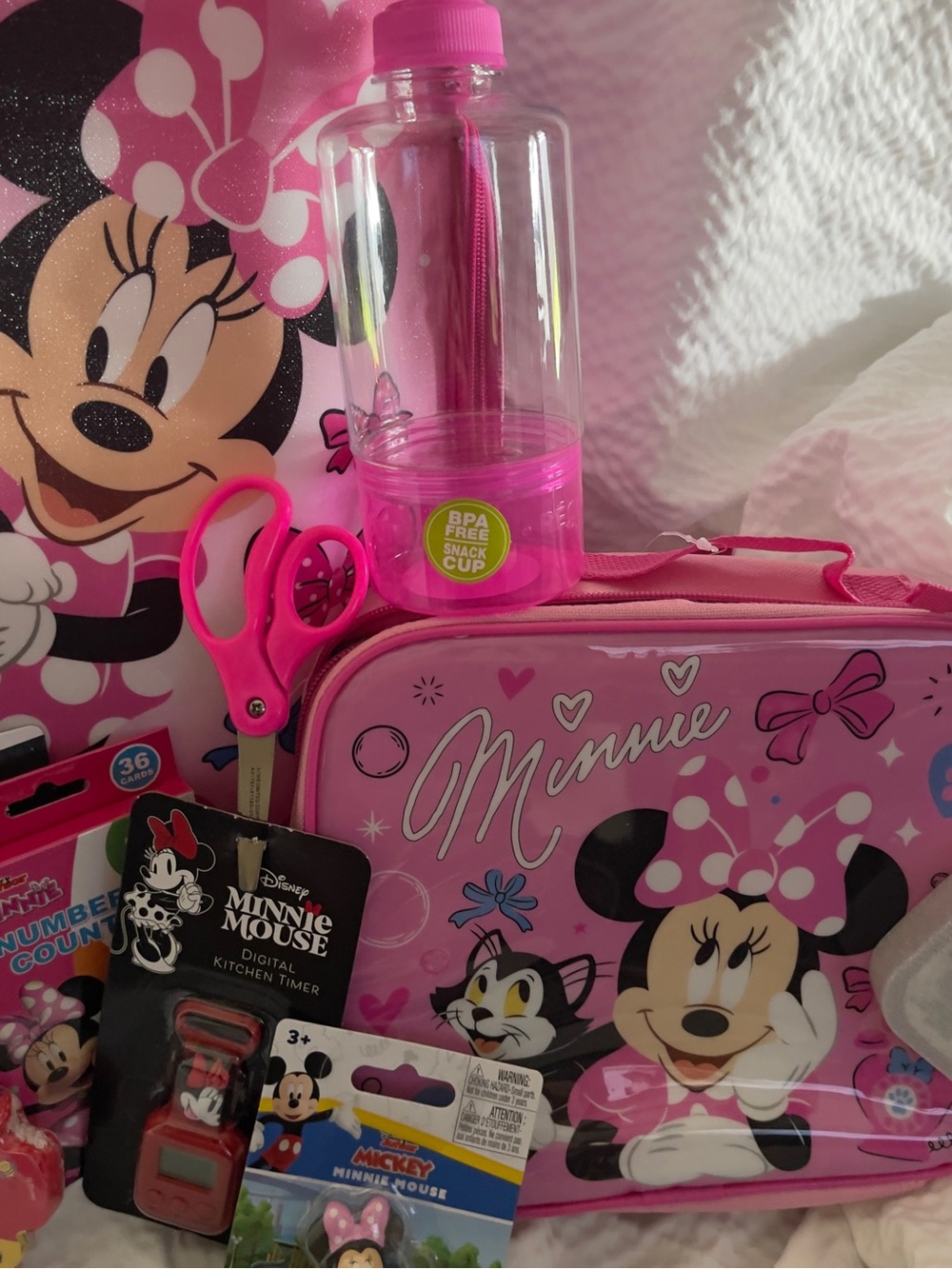 Disney Minnie Mouse Pink School Set with Backpack, Lunchbox & Accessories - Picture 5 of 10